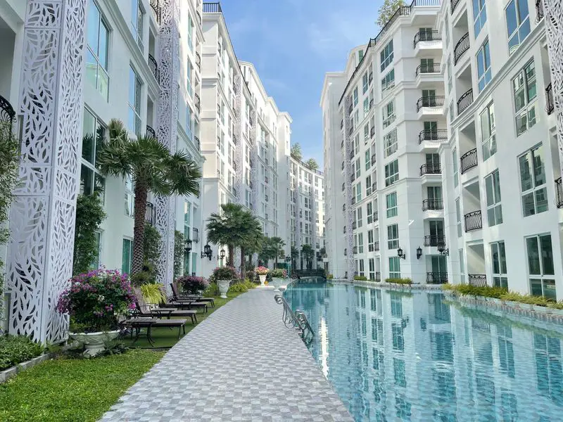 Olympus City Garden Condominium 1 Bedroom for sale