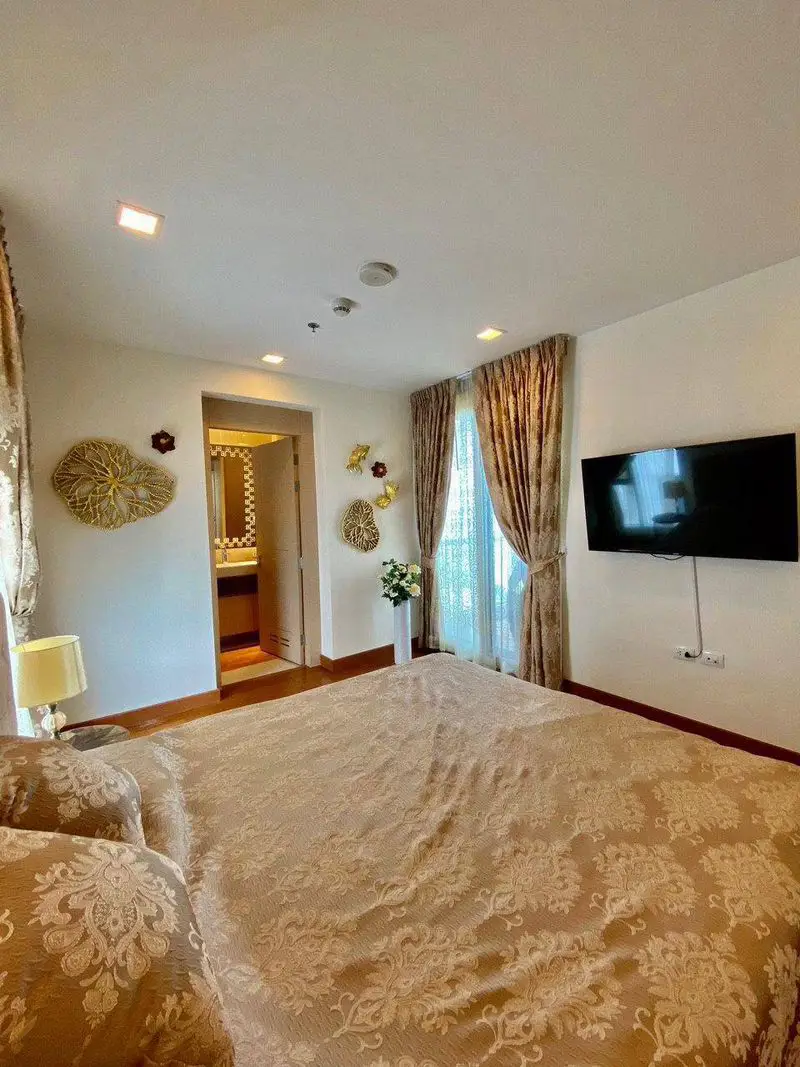 2 bed Condo The Palm Beachfront condominium Wongamat  sea views of Pattaya Golf,  all units are fully furnished with the balcony allowing a panoramic sea view
