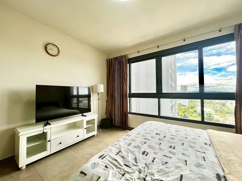 seaview Condo at Zire Wongamat at Wongamat, Pattaya has the following facilities: Swimming pool, Gym, Security, Car park, Garden, Tennis court, Sauna and Concierge.