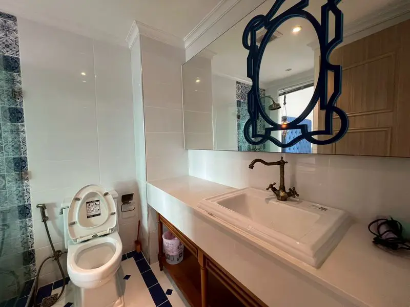 Seven Sea Cote Studio for sale with wide range of amenities, including a lobby, swimming pool, gym, communal garden area, and a 24-hour security system.