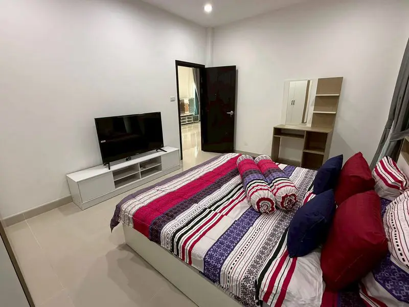  Baan Dusit Pattaya View (Project 4) 3 Bedroom for sale in Prime Location  2.5 km from clean beaches, 15 min to Pattaya City! Close to top attractions: and Water Parks