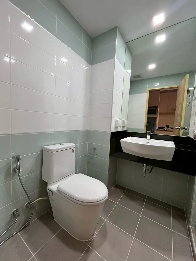 Whale Marina Condo Studio Condo with Yacht Parking  Nestled in Soi Najomtien 8, just 150 meters from Beach, for a refreshing seaside lifestyle every day.