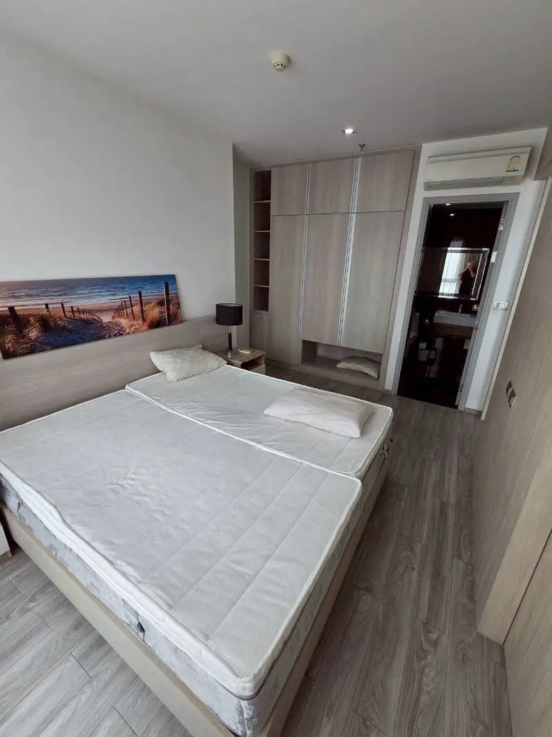 1 bed seaview condo at Aeras  near Jomtien Beach.  5-star facilities to let you enjoy a 360-degree overlooking with wonderful Pattaya Bay and Pattaya views.