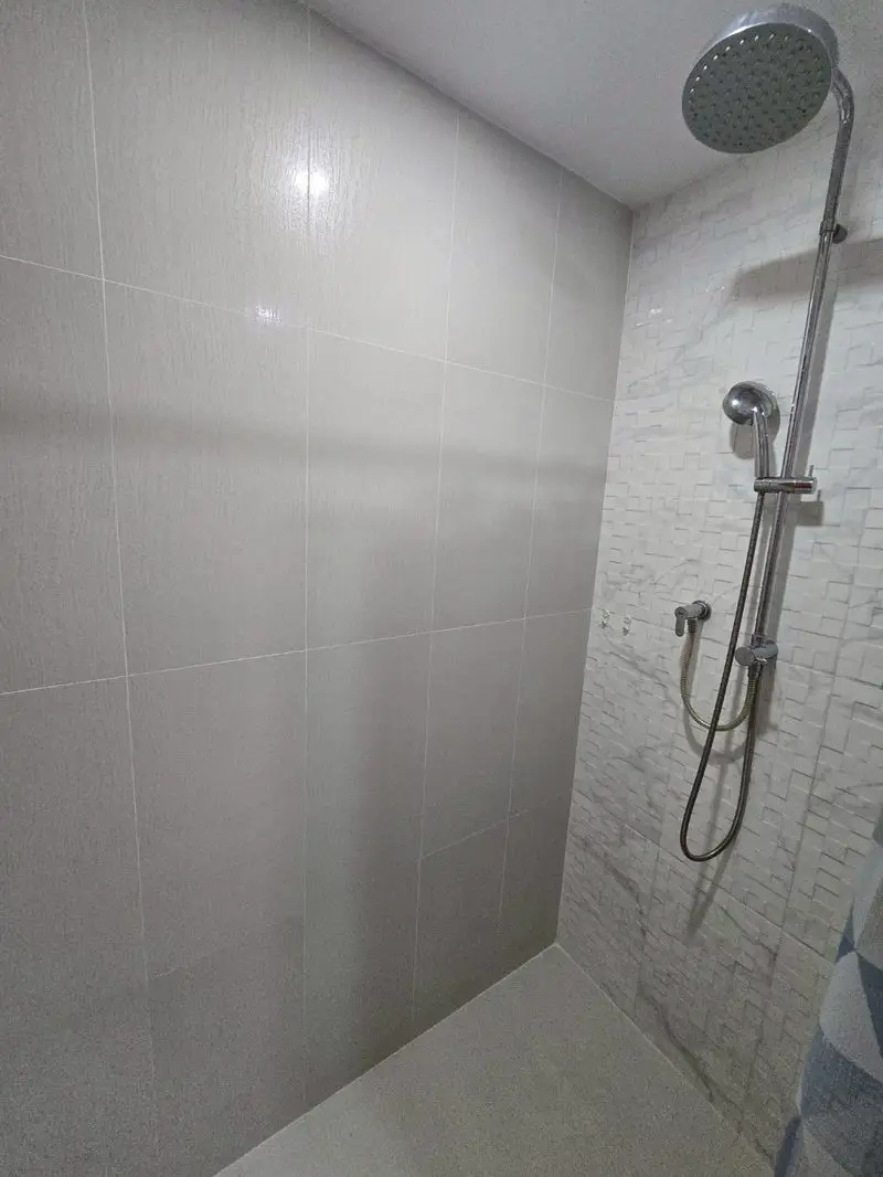  1 bed condo near Jomtien beach at Seven Seas with tropical gardens and a giant lagoon swimming pool steam room etc