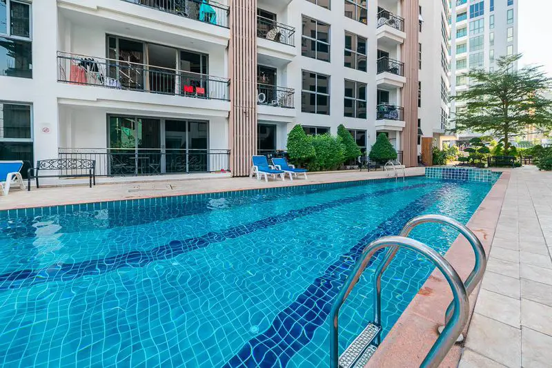 City Garden Pratumnak 1 Bedroom  Condo with restaurants, communal pool, fitness center , sauna, spa, charming steam room, and Jacuzzi. located close to U-Tapao-Rayong-Pattaya International Airport.