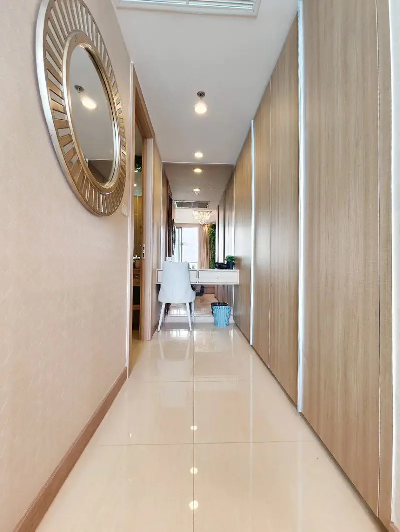 2 bed condo wongamat at the  best location of Pattaya in the Wong Amat area. Easy to North Pattaya Road in 2 minutes to Wong Amat Beach.