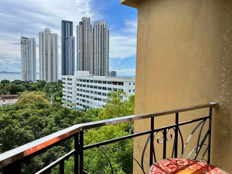 1 bed sea view condo at City Garden Tropicana is in a prime location, overlooking the serene Wong Amat Beach  close to Pattaya Beach.