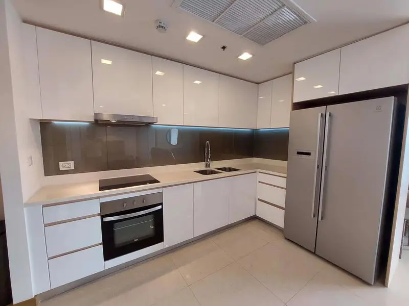 2 bed condo at Palm beachfront condominium with sea views of Pattaya Golf, and  beach frontage.  fully furnished with the balcony for panoramic sea view