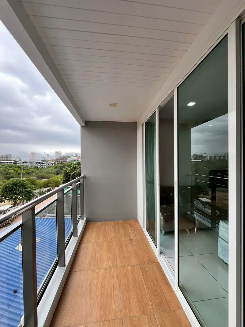 Whale Marina Condo Studio Condo with Yacht Parking  Nestled in Soi Najomtien 8, just 150 meters from Beach, for a refreshing seaside lifestyle every day.