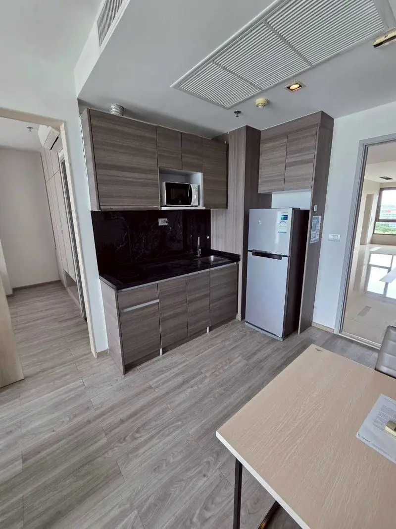 1 bed seaview condo at Aeras  near Jomtien Beach.  5-star facilities to let you enjoy a 360-degree overlooking with wonderful Pattaya Bay and Pattaya views.