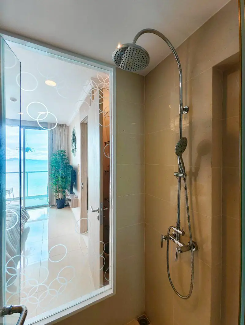 2 bed condo wongamat at the  best location of Pattaya in the Wong Amat area. Easy to North Pattaya Road in 2 minutes to Wong Amat Beach.