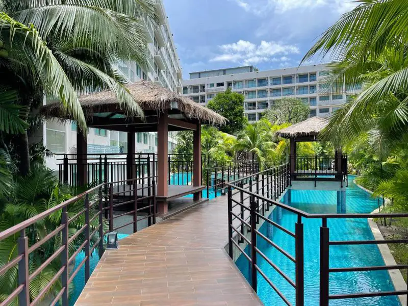 Laguna 3 Maldives 1 Bedroom with various pools, featuring many landscaped islands, boardwalks, Gazebo-relaxation areas and three artificial beaches. close to convenience stores nearby, with underground parking provided for residents'
