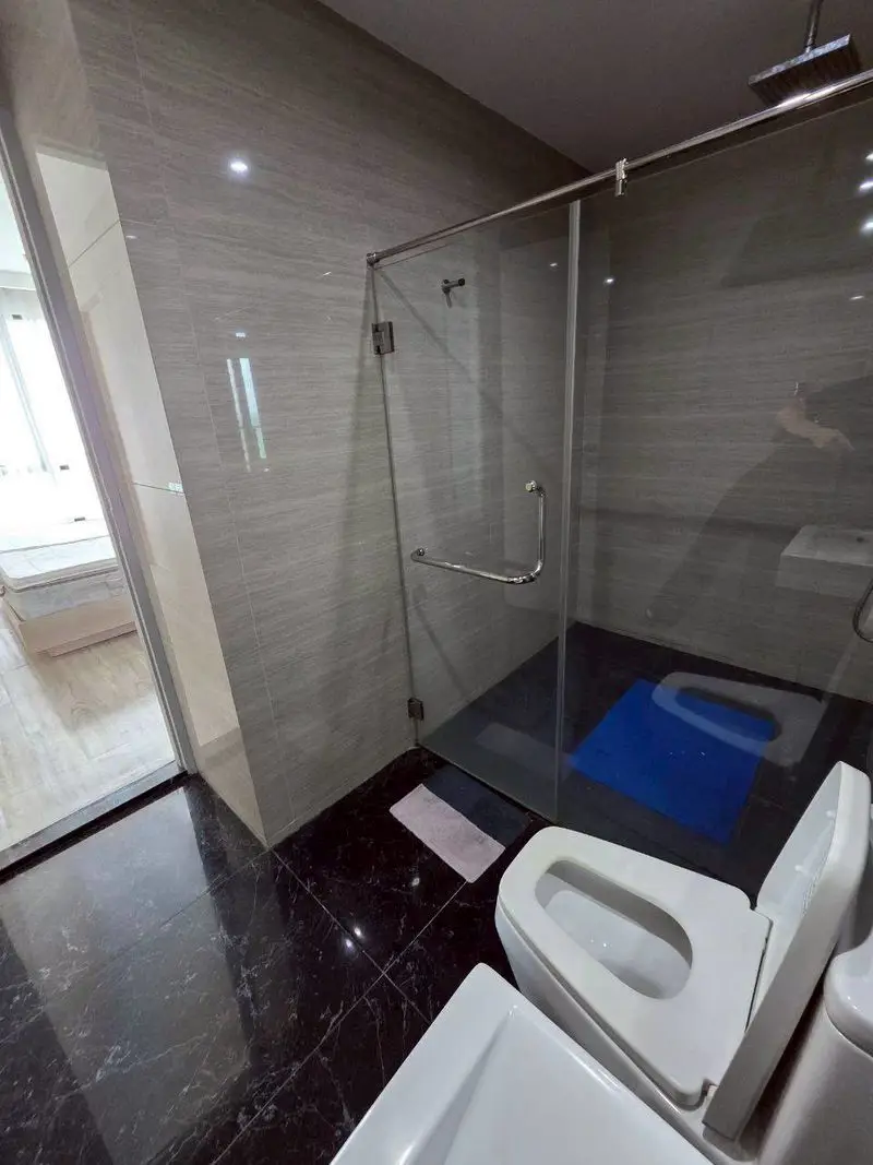 1 bed seaview condo at Aeras  near Jomtien Beach.  5-star facilities to let you enjoy a 360-degree overlooking with wonderful Pattaya Bay and Pattaya views.