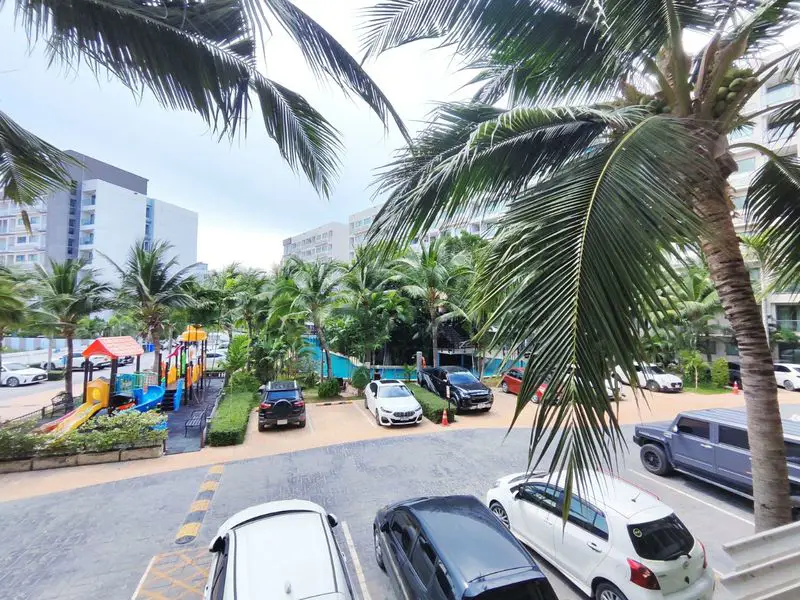 Laguna 3 Maldives 1 Bedroom with various pools, featuring many landscaped islands, boardwalks, Gazebo-relaxation areas and three artificial beaches. close to convenience stores nearby, with underground parking provided for residents'