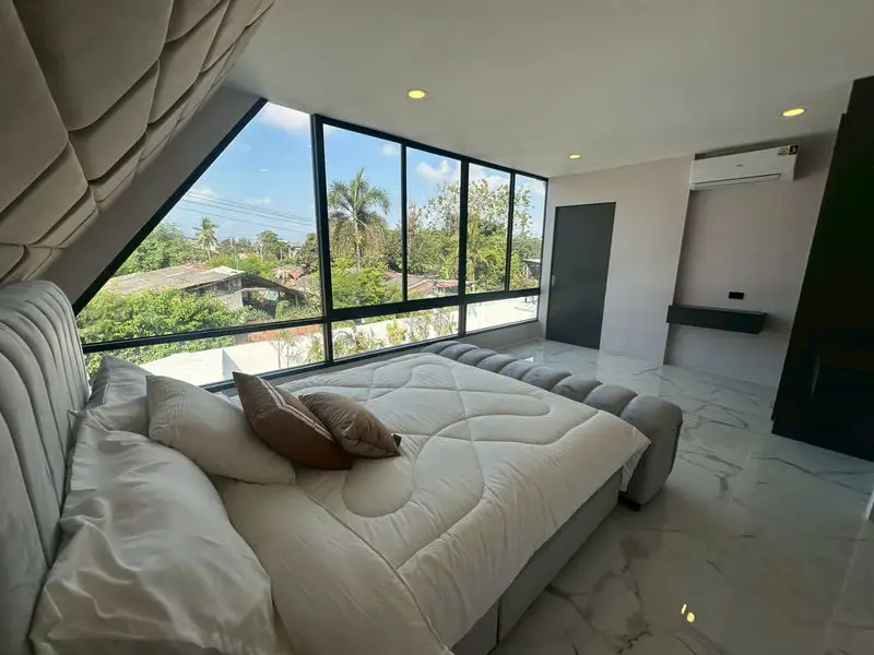 Pool Villa near Central Park 4, 6 Bedroom for sale