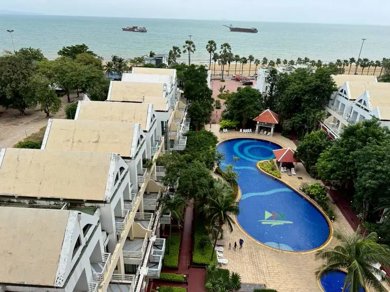 Metro-Jomtien Condotel for sale a condo located in a prime location next to the Jomtien Beach