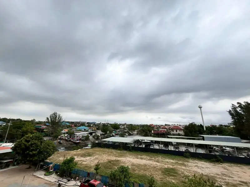 Whale Marina Condo Studio Condo with Yacht Parking  Nestled in Soi Najomtien 8, just 150 meters from Beach, for a refreshing seaside lifestyle every day.