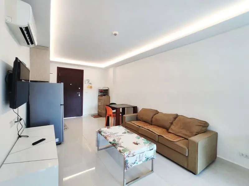 Laguna 3 Maldives 1 Bedroom with various pools, featuring many landscaped islands, boardwalks, Gazebo-relaxation areas and three artificial beaches. close to convenience stores nearby, with underground parking provided for residents'