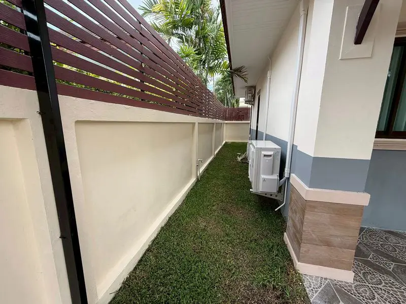  Baan Dusit Pattaya View (Project 4) 3 Bedroom for sale in Prime Location  2.5 km from clean beaches, 15 min to Pattaya City! Close to top attractions: and Water Parks