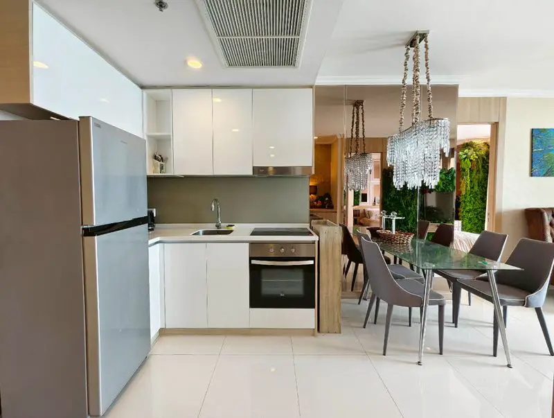 2 bed condo wongamat at the  best location of Pattaya in the Wong Amat area. Easy to North Pattaya Road in 2 minutes to Wong Amat Beach.