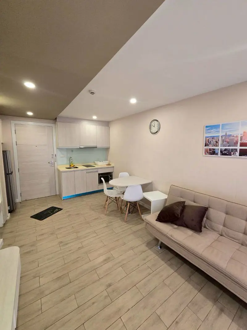  1 bed condo near Jomtien beach at Seven Seas with tropical gardens and a giant lagoon swimming pool steam room etc