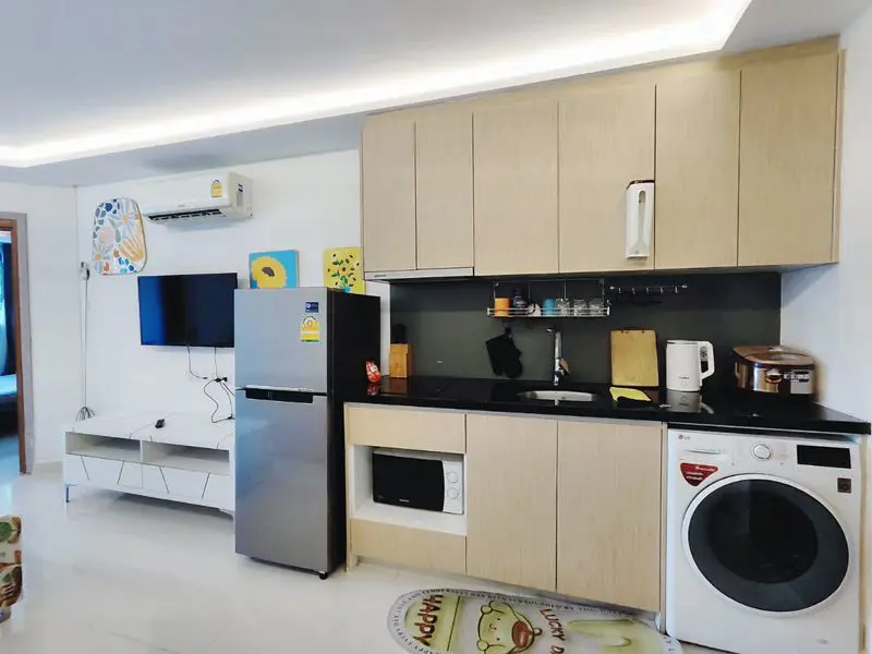 Laguna 3 Maldives 1 Bedroom with various pools, featuring many landscaped islands, boardwalks, Gazebo-relaxation areas and three artificial beaches. close to convenience stores nearby, with underground parking provided for residents'