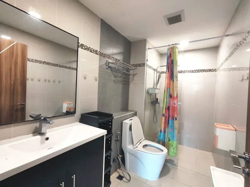 Laguna 3 Maldives 1 Bedroom with various pools, featuring many landscaped islands, boardwalks, Gazebo-relaxation areas and three artificial beaches. close to convenience stores nearby, with underground parking provided for residents'