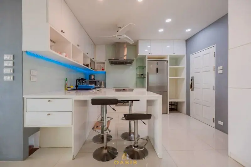 Sea view condo in Jomtien for sale  modern equipped apartment is located at View Talay 5c