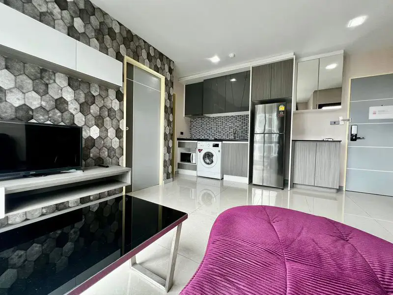 1 bed condo for sale in Naklua Pattaya located in Na Kluea, Pattaya with pool fitness and Gardens and was completed in Jan 2013