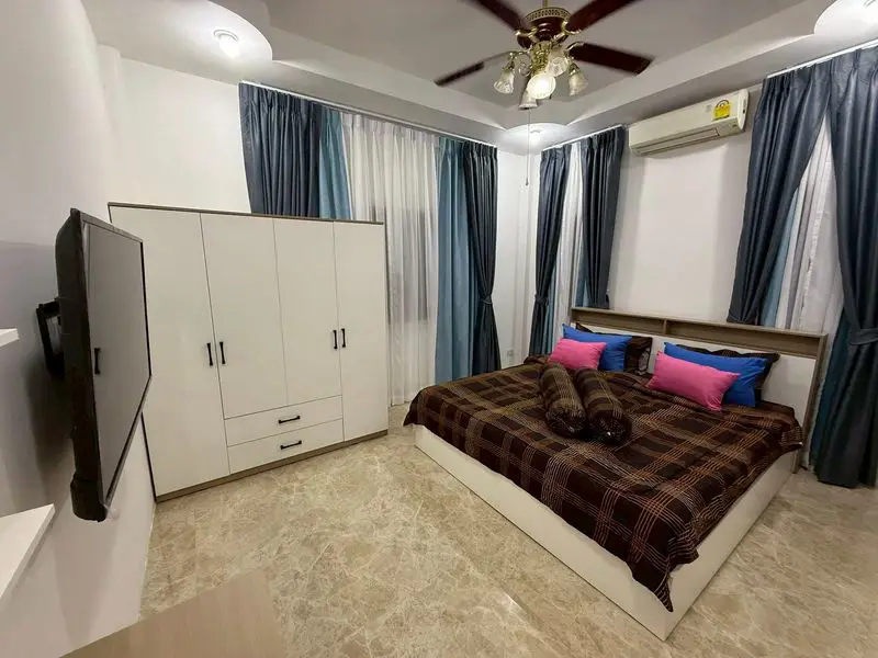 Baan Dusit House an exceptional villa project located in  Pattaya, Chonburi. With its salubrious design and well-maintained gardens