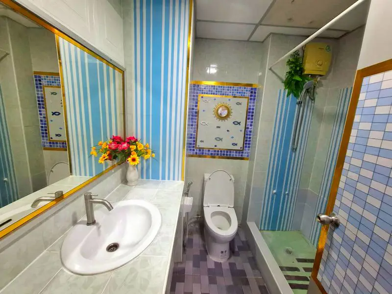 Quality condominium for rent with an extensive range of facilities , including; pool , gym and  fully equipped kitchen, the living rooms, tastefully decorated.