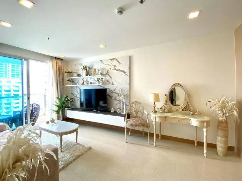 2 bed Condo The Palm Beachfront condominium Wongamat  sea views of Pattaya Golf,  all units are fully furnished with the balcony allowing a panoramic sea view