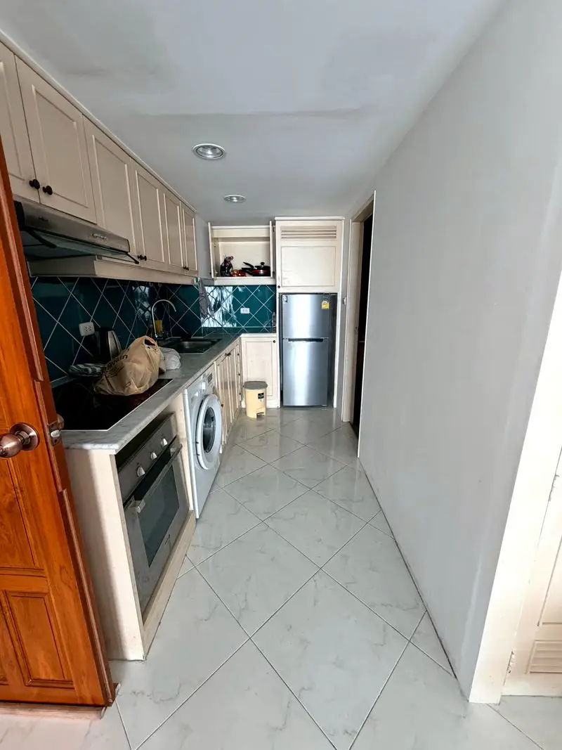 Metro Jomtien Condotel studio for sale