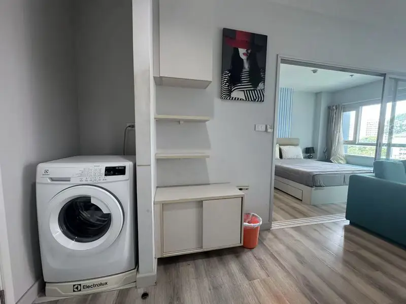 1 bed condo condo at Centric Sea in Pattaya's heart, facing the sea, and decorated in resort-style. Near  malls such as Central Festival Pattaya Beach, and only 500 meters to Pattaya Beach.