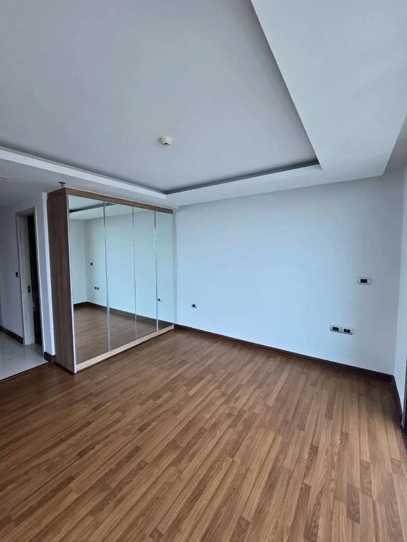 Peak Towers Pratumnak Studio with  two pool areas, a separate covered parking complex, Zen-relaxation zone with full fitness facilities with panoramic ocean views