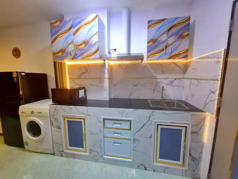 Quality condominium for rent with an extensive range of facilities , including; pool , gym and  fully equipped kitchen, the living rooms, tastefully decorated.