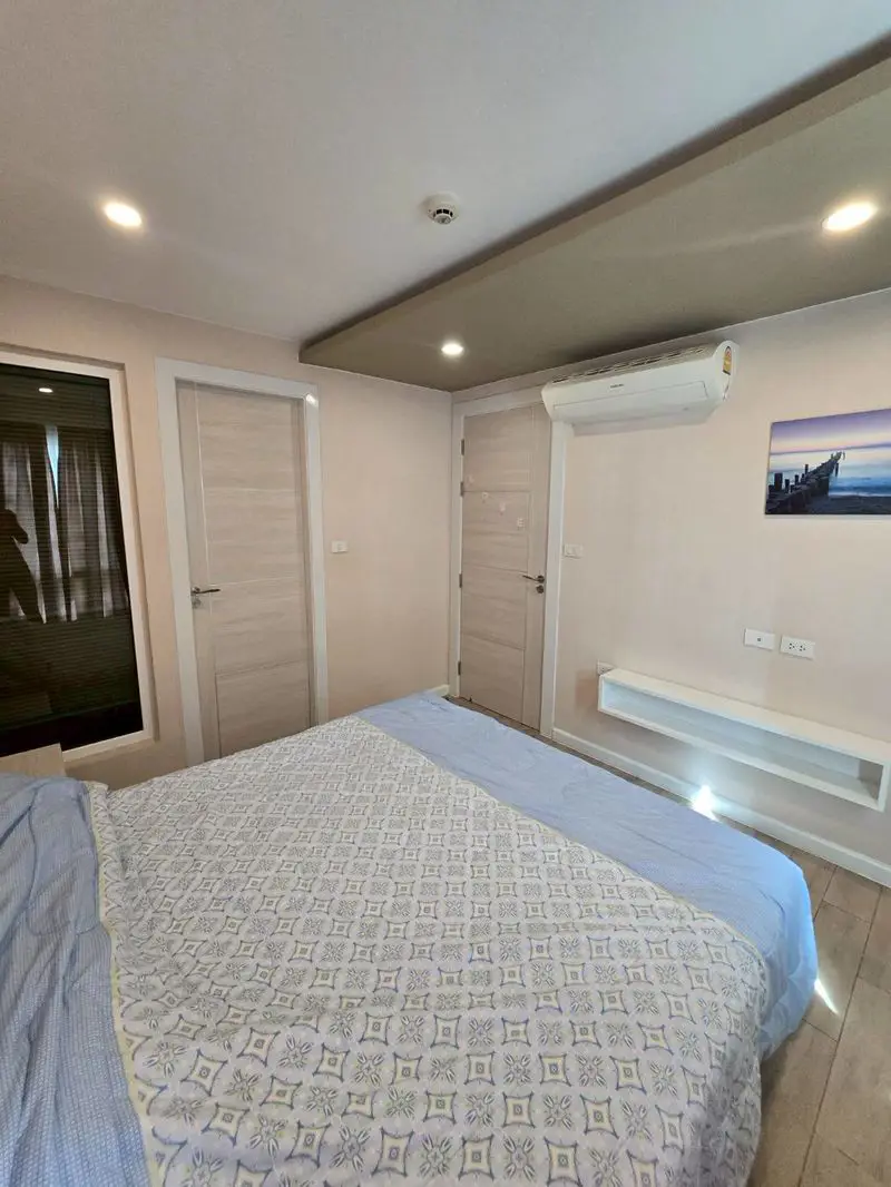  1 bed condo near Jomtien beach at Seven Seas with tropical gardens and a giant lagoon swimming pool steam room etc