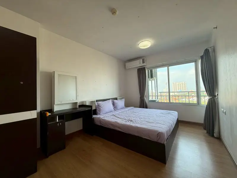 1 bed furnished condo JomtienJust 2 km from Dongtan Beach, Supalai sea view luxury room  with access to a fitness centre, a garden, as well as a lift.