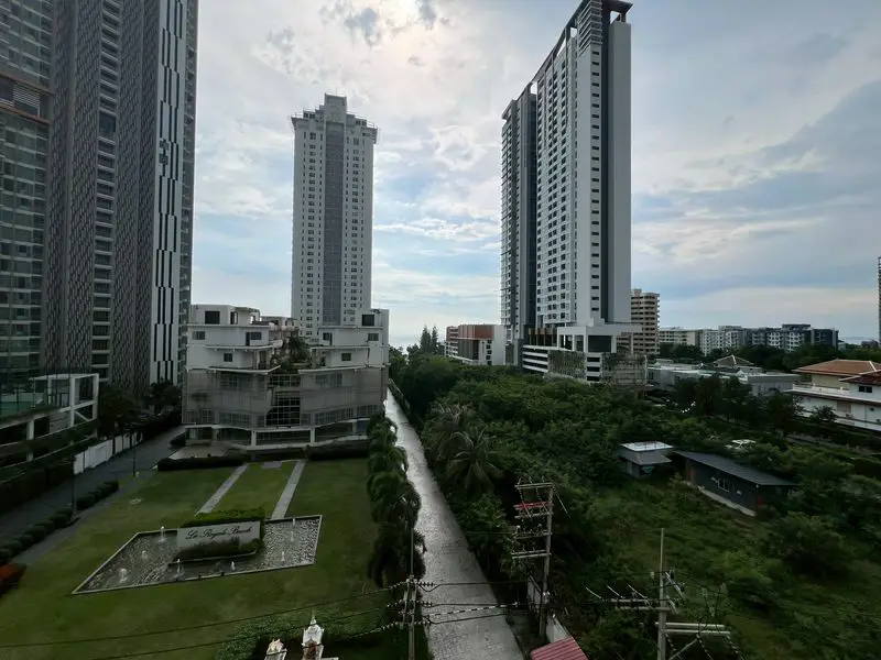 Seven Sea Coast Studio  NaJomtien with Fitness Center - Steam Room - Gardens around the project - Communal Pool - Pool Bar - Playground - On-site Restaurants - Car Parking - Passenger Elevators - CCTV