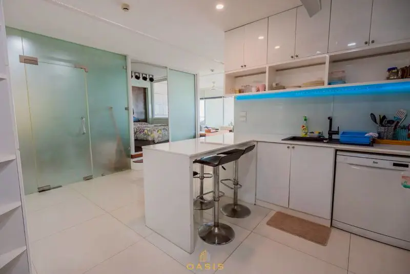 Sea view condo in Jomtien for sale  modern equipped apartment is located at View Talay 5c
