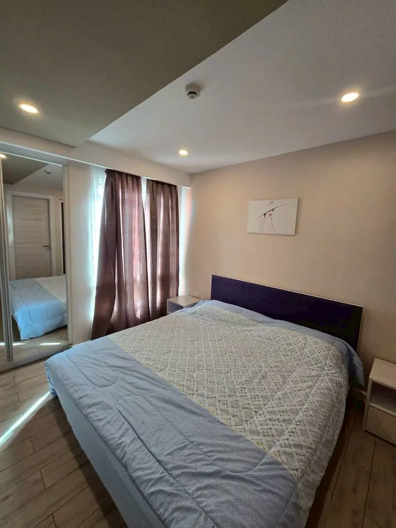  1 bed condo near Jomtien beach at Seven Seas with tropical gardens and a giant lagoon swimming pool steam room etc