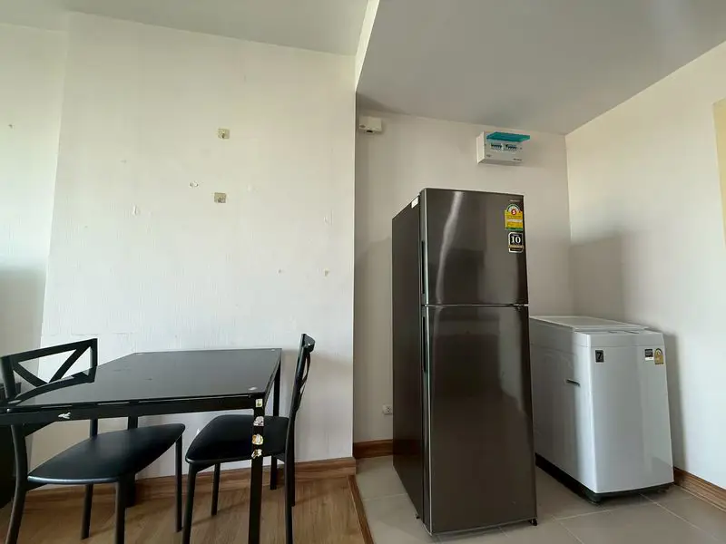 1 bed furnished condo JomtienJust 2 km from Dongtan Beach, Supalai sea view luxury room  with access to a fitness centre, a garden, as well as a lift.