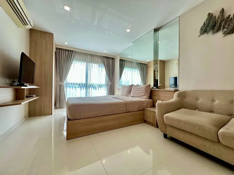 1 bed sea view condo at City Garden Tropicana is in a prime location, overlooking the serene Wong Amat Beach  close to Pattaya Beach.
