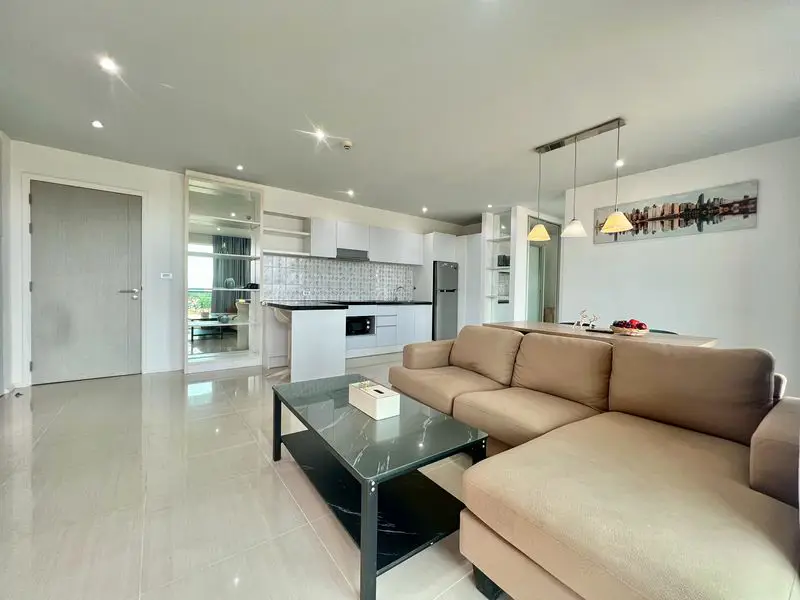 2 bed Condo Jomtien at Atlantis located close to major landmarks   a model beach, waterfall curtain pool, river bridge, giant ship, or a children's water park. There is also a jacuzzi