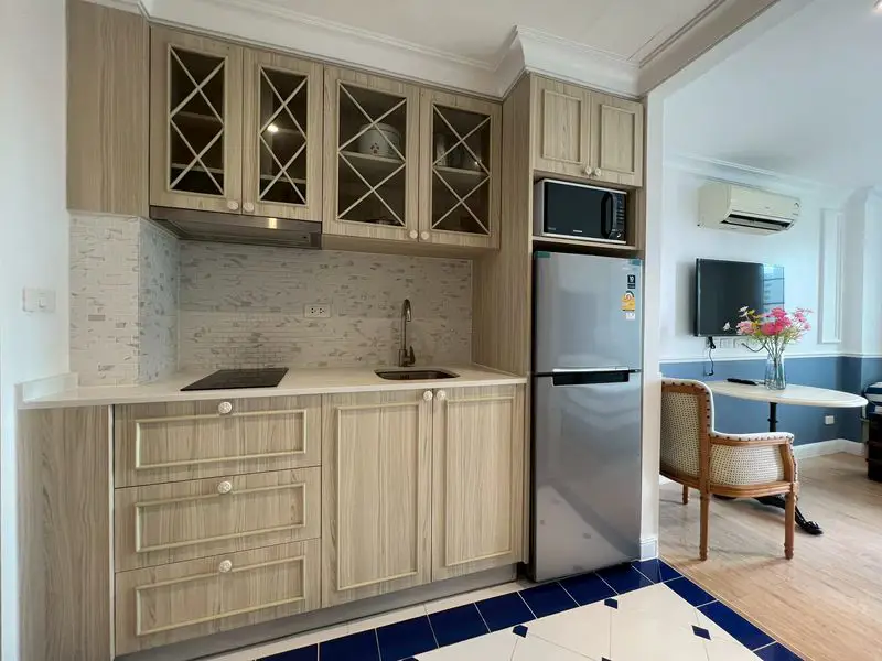 Seven Sea Coast Studio  NaJomtien with Fitness Center - Steam Room - Gardens around the project - Communal Pool - Pool Bar - Playground - On-site Restaurants - Car Parking - Passenger Elevators - CCTV