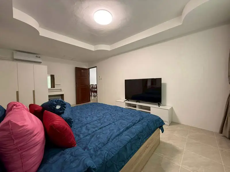 Baan Dusit House an exceptional villa project located in  Pattaya, Chonburi. With its salubrious design and well-maintained gardens