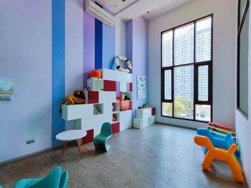  1 bed condo at Aeras luxury beachfront condominium  near Jomtien Beach. Withs 5-star facilities to let you enjoy a 360-degree overlooking with world famous Pattaya Bay 