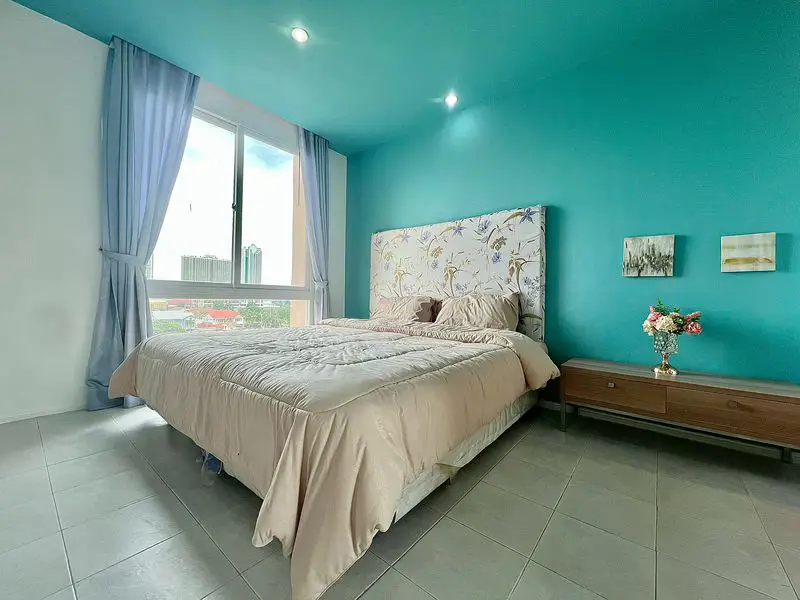 2 bed Condo Jomtien at Atlantis located close to major landmarks   a model beach, waterfall curtain pool, river bridge, giant ship, or a children's water park. There is also a jacuzzi