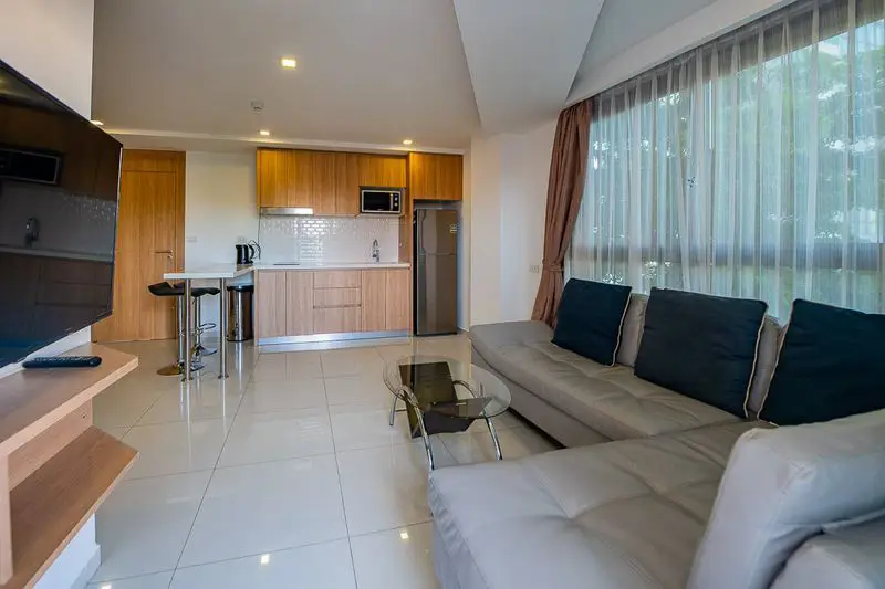 City Garden Pratumnak 1 Bedroom  Condo with restaurants, communal pool, fitness center , sauna, spa, charming steam room, and Jacuzzi. located close to U-Tapao-Rayong-Pattaya International Airport.