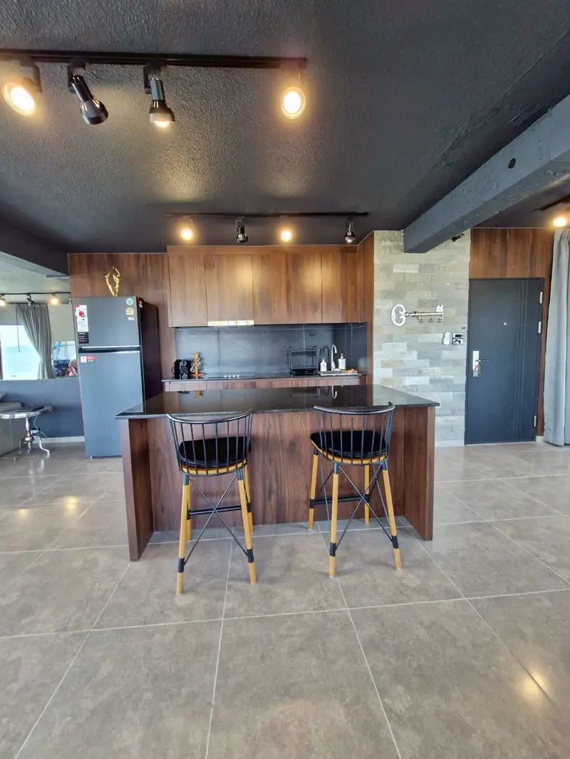 Metro-Jomtien Condotel:  1 bedroom condo located in a prime location next to the Jomtien Beach South for sale